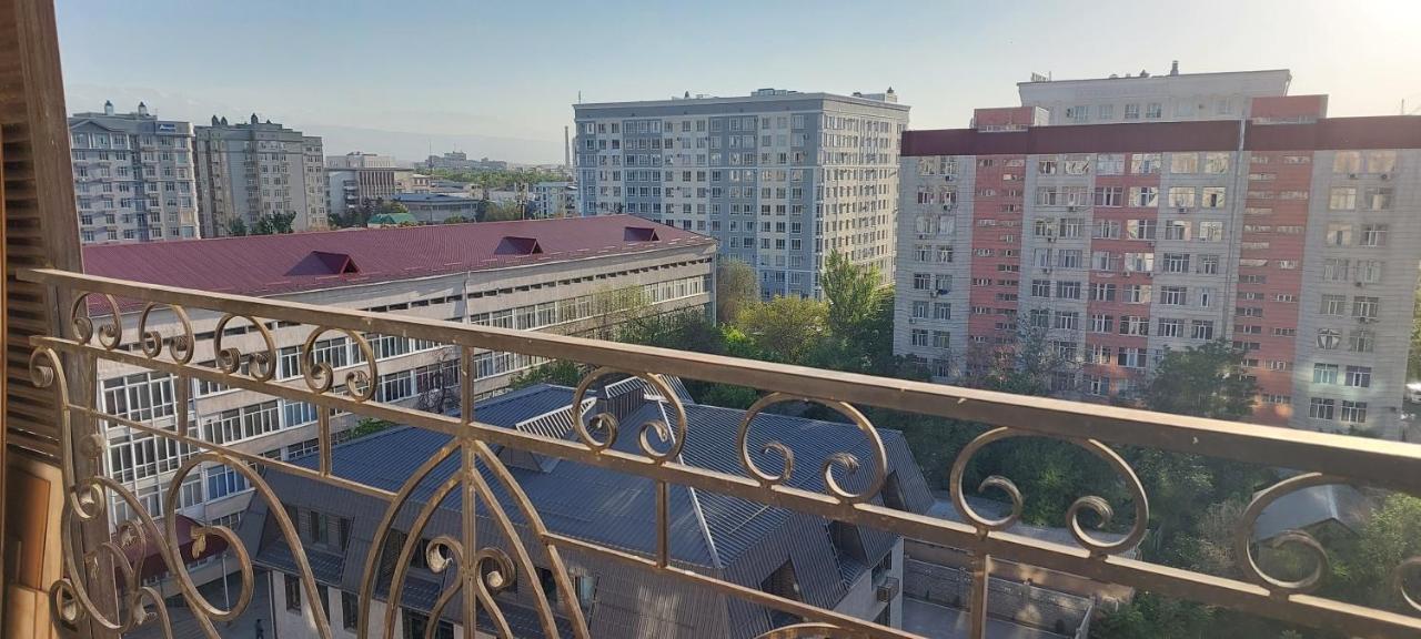 White Apartment With Panoramic View In The Center Bishkek Exterior photo