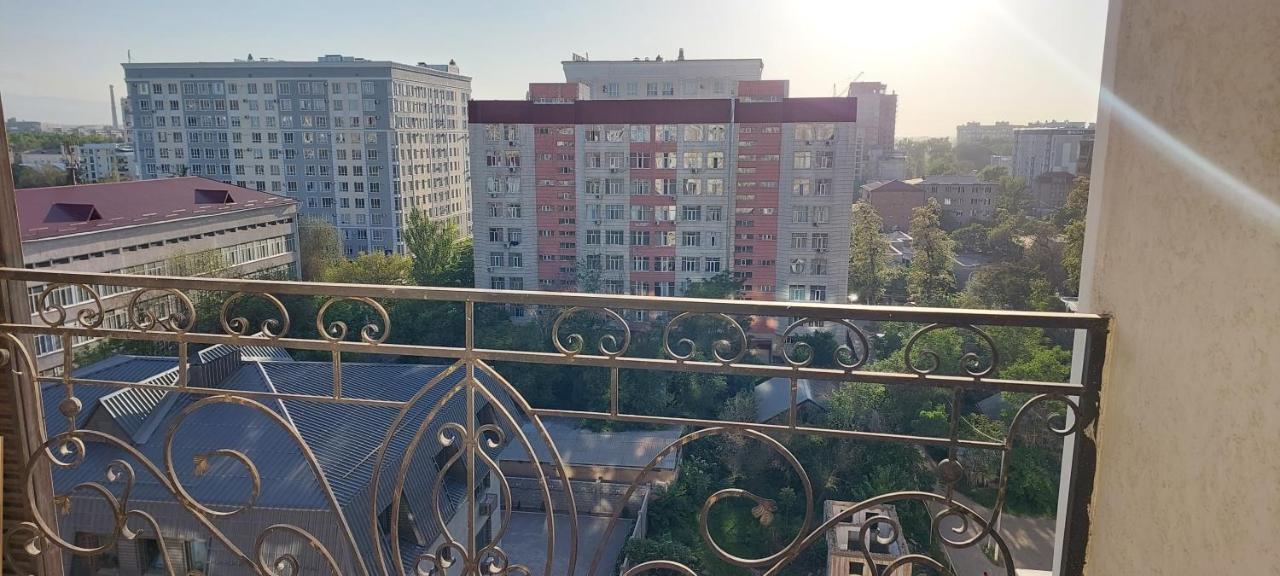 White Apartment With Panoramic View In The Center Bishkek Exterior photo